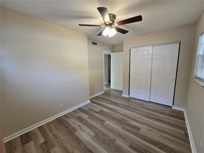 Building Photo - 4428 W Varn Ave