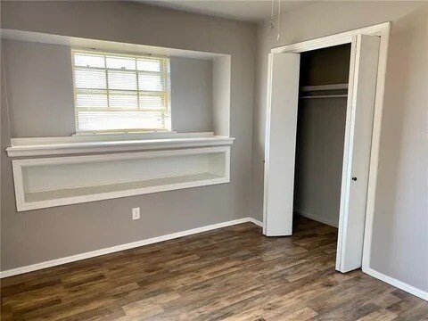 Building Photo - 1810 Bellaire Dr