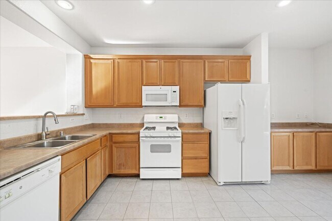 Building Photo - Elegant 3 Bedroom Home with Gourmet Kitchen, Office, & Landscaped Backyard