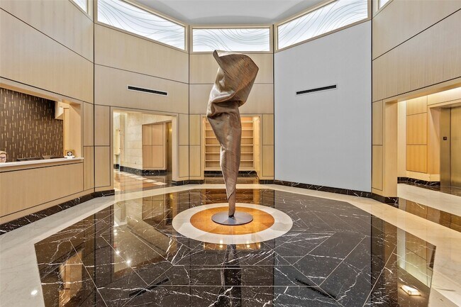 Building Photo - 500 Throckmorton St