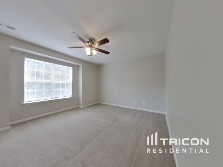 Building Photo - 4827 Canipe Dr