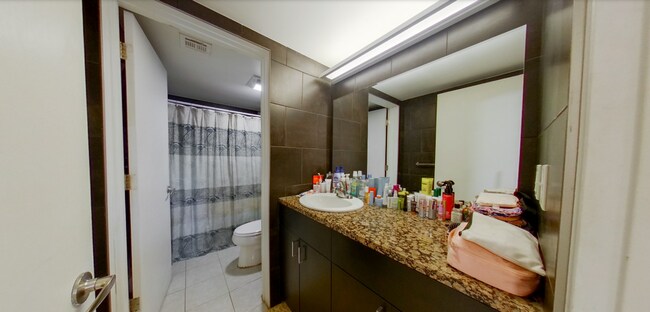 Building Photo - 1116 Moro St