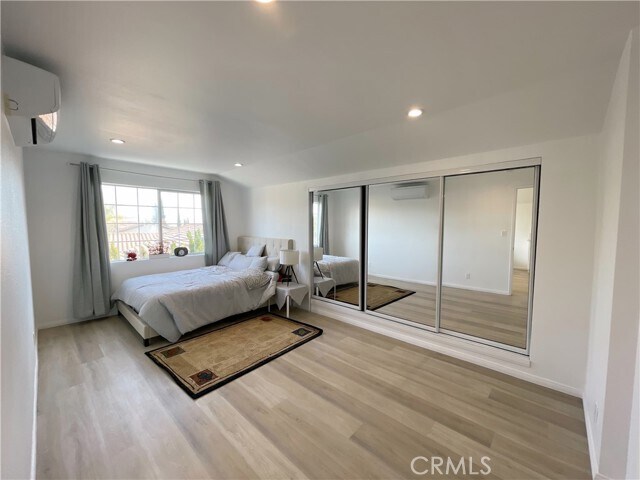 Building Photo - 19153 Clymer St