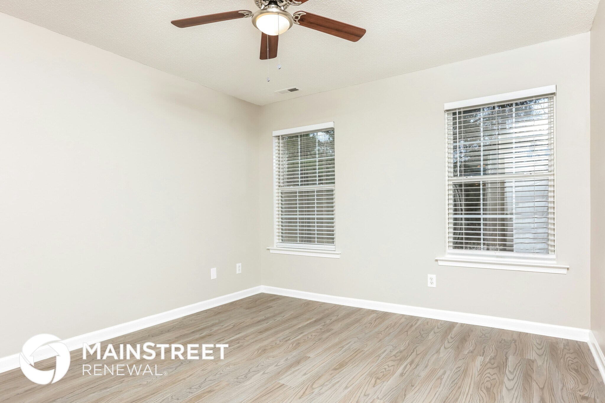 Building Photo - 6 Cayman Ct