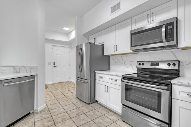 Building Photo - 340 Crestwood Cir