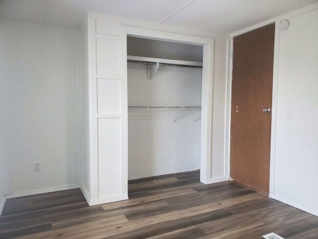 Building Photo - 2 Bedroom, 2 Bath house