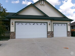 Building Photo - 1132 San Marcos Cir