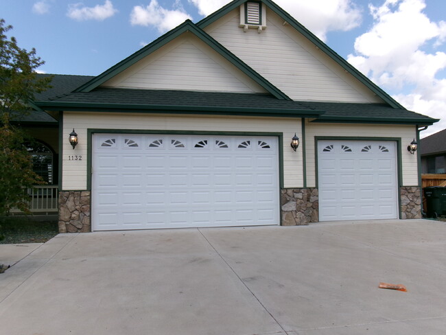 Primary Photo - 1132 San Marcos Cir