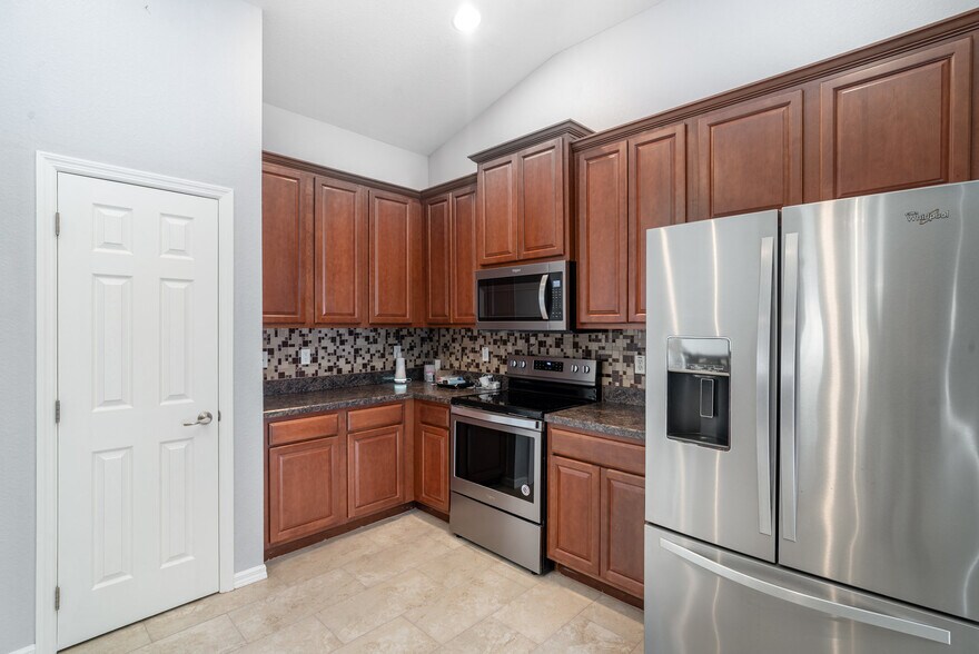 Building Photo - 10833 Standing Stone Dr