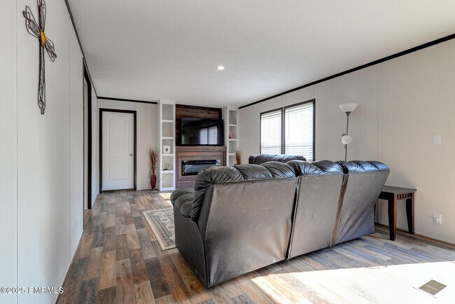 Building Photo - 9139 Gum Log Rd