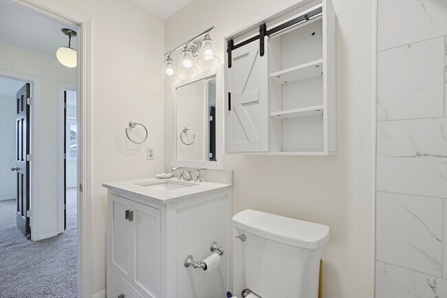 Building Photo - 52 Rosewood Dr