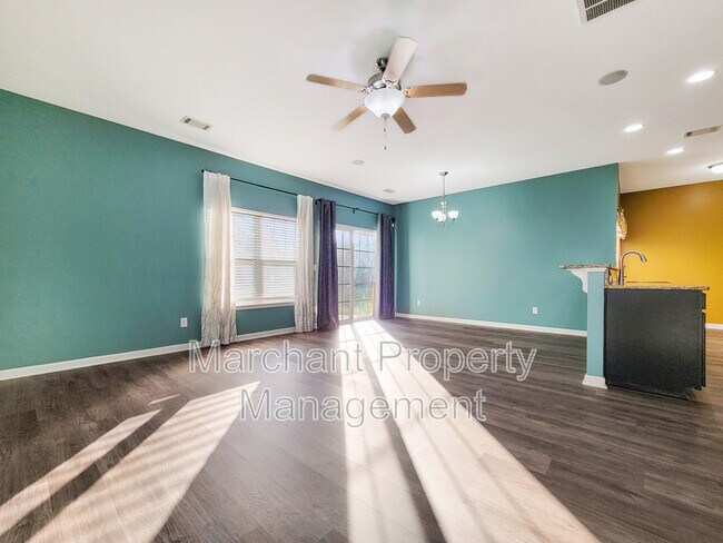 Building Photo - 4 Wisner Ct