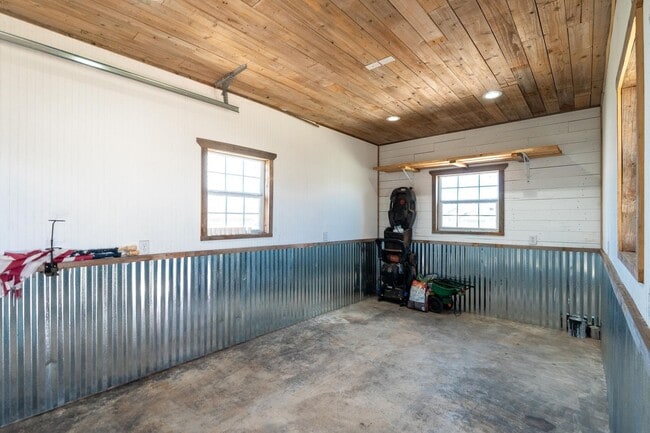 Building Photo - 133 Bell St