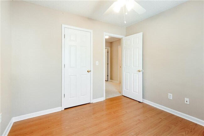 Building Photo - 4209 Zephyrhills Dr
