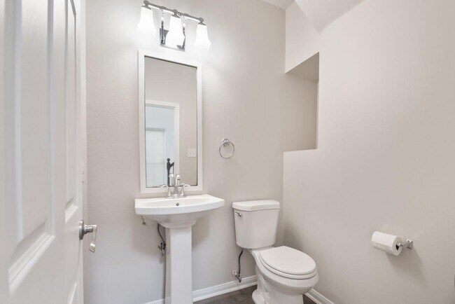 Building Photo - 7500 Shadowridge Run