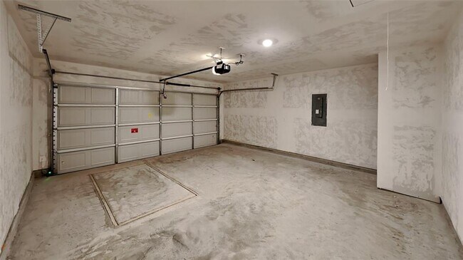 Building Photo - 10232 NW 28th Terrace