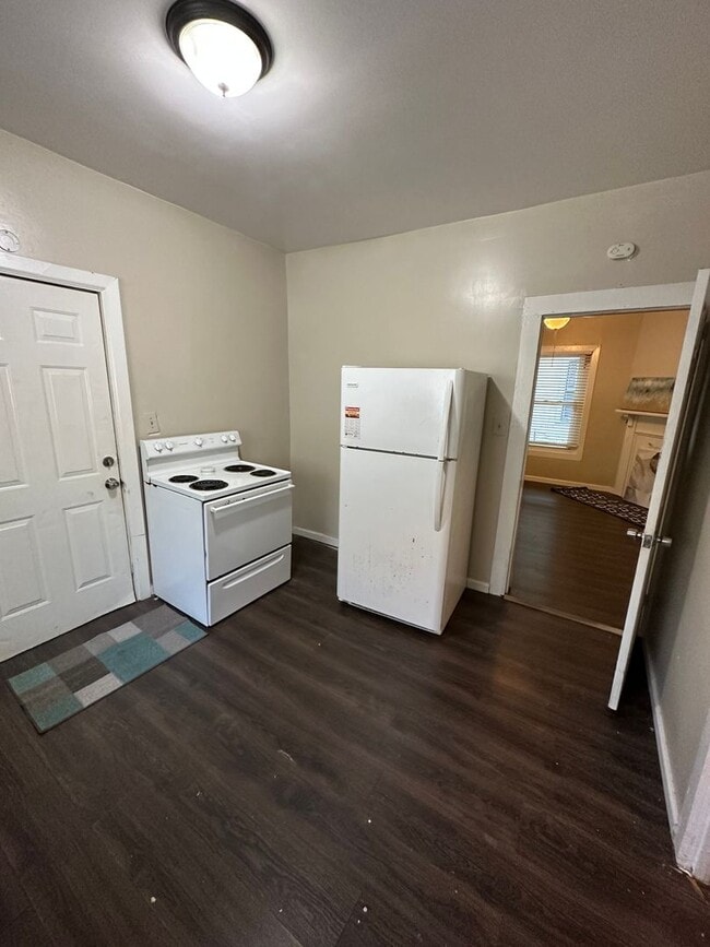 Building Photo - SPACIOUS 1 bed House! DEPOSIT-FREE Renting...