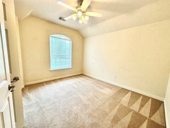 Building Photo - 26223 Longmont Park Ln