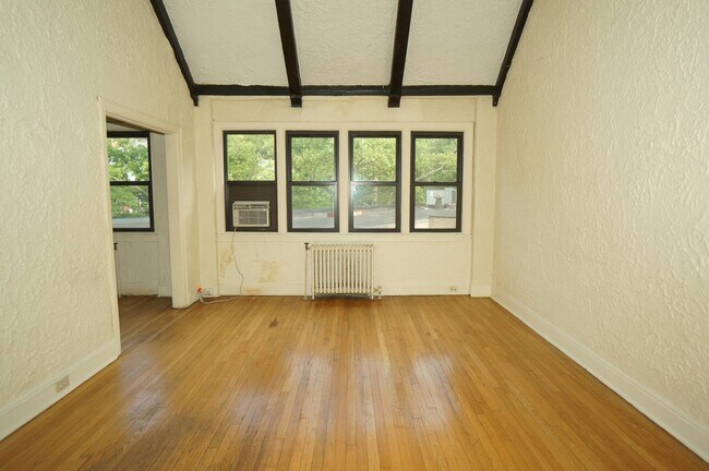 Living Room - The Schenley Arms