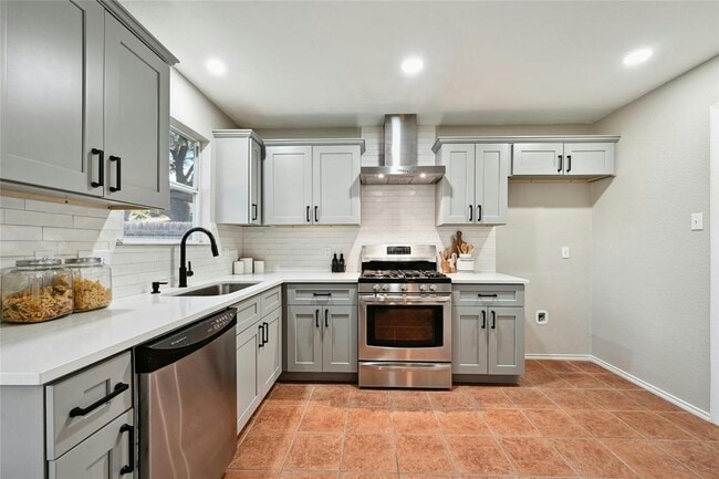 Building Photo - 9504 Sanford Dr