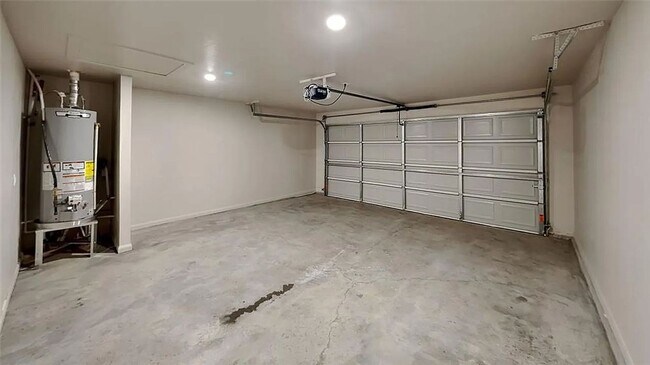 Building Photo - Beautiful 3-Bedroom Home in Yukon – Available Now!