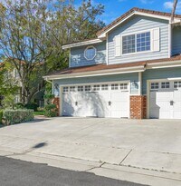 Building Photo - 8103 Valley Flores Dr