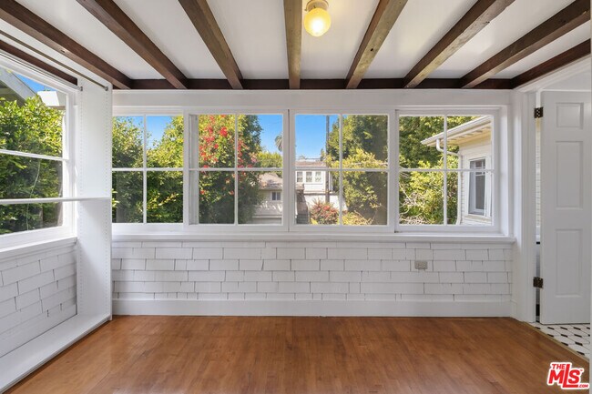 Building Photo - 317 S Norton Ave
