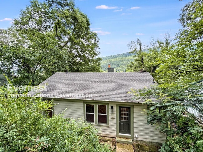 Building Photo - 4422 Edelweiss St