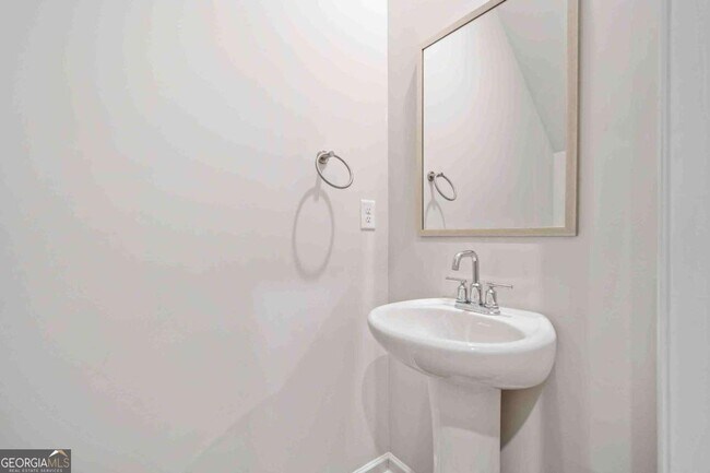 Building Photo - 279 Wells Cir