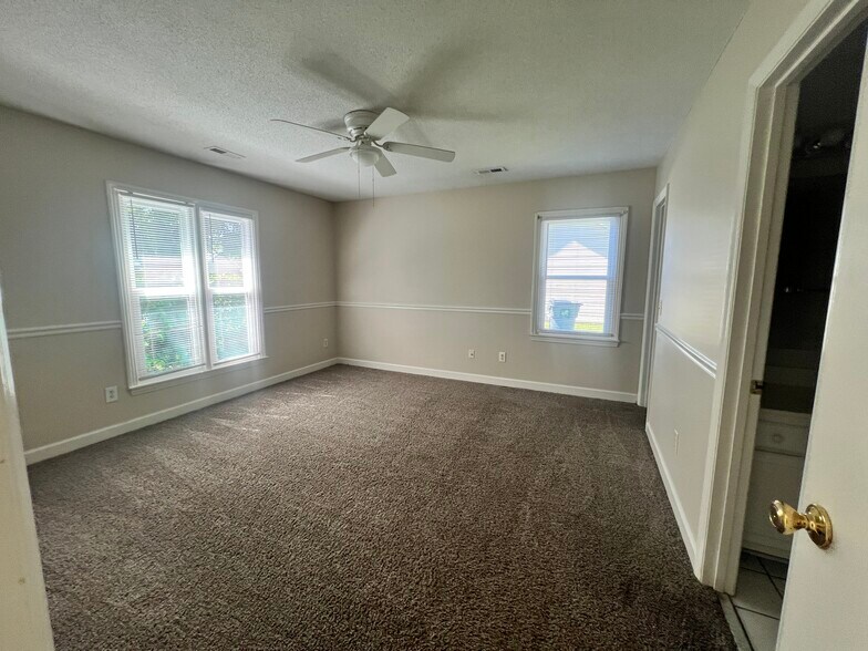 Building Photo - 4415 Bridgeport Dr
