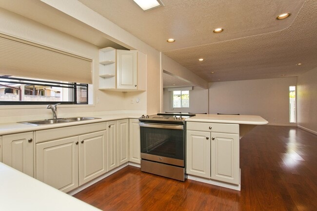 Building Photo - Mililani Town - 3 Bedroom, 2 Bath, Garage ...