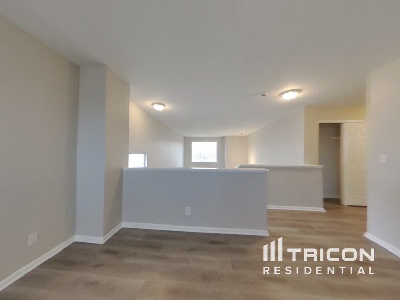 Building Photo - 9638 Lansing Cir