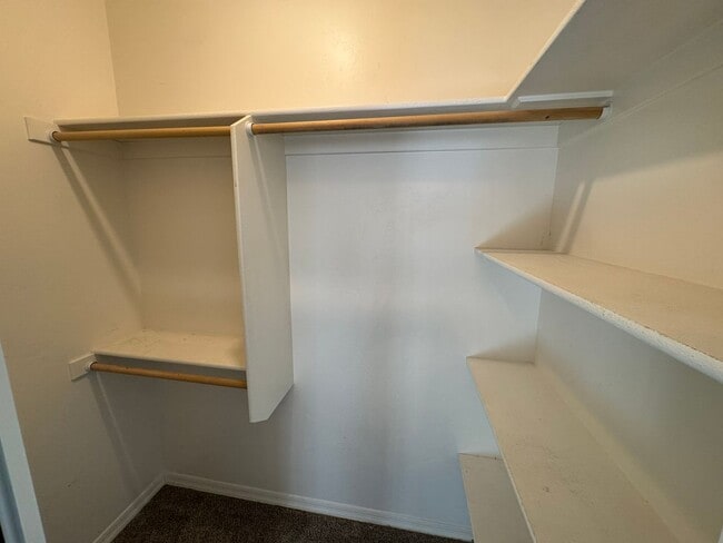 Building Photo - 3BR,2BS Custom home w/3 Car-Boat Deep Garage-Target shopping area