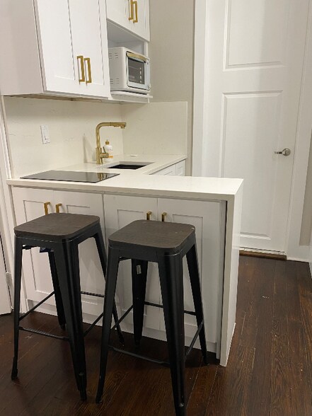 Building Photo - 107 Magnolia Ave