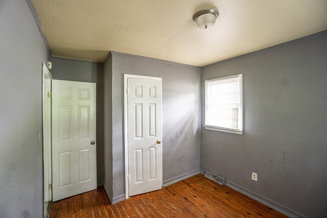 Building Photo - 3005 Ingleside Ave