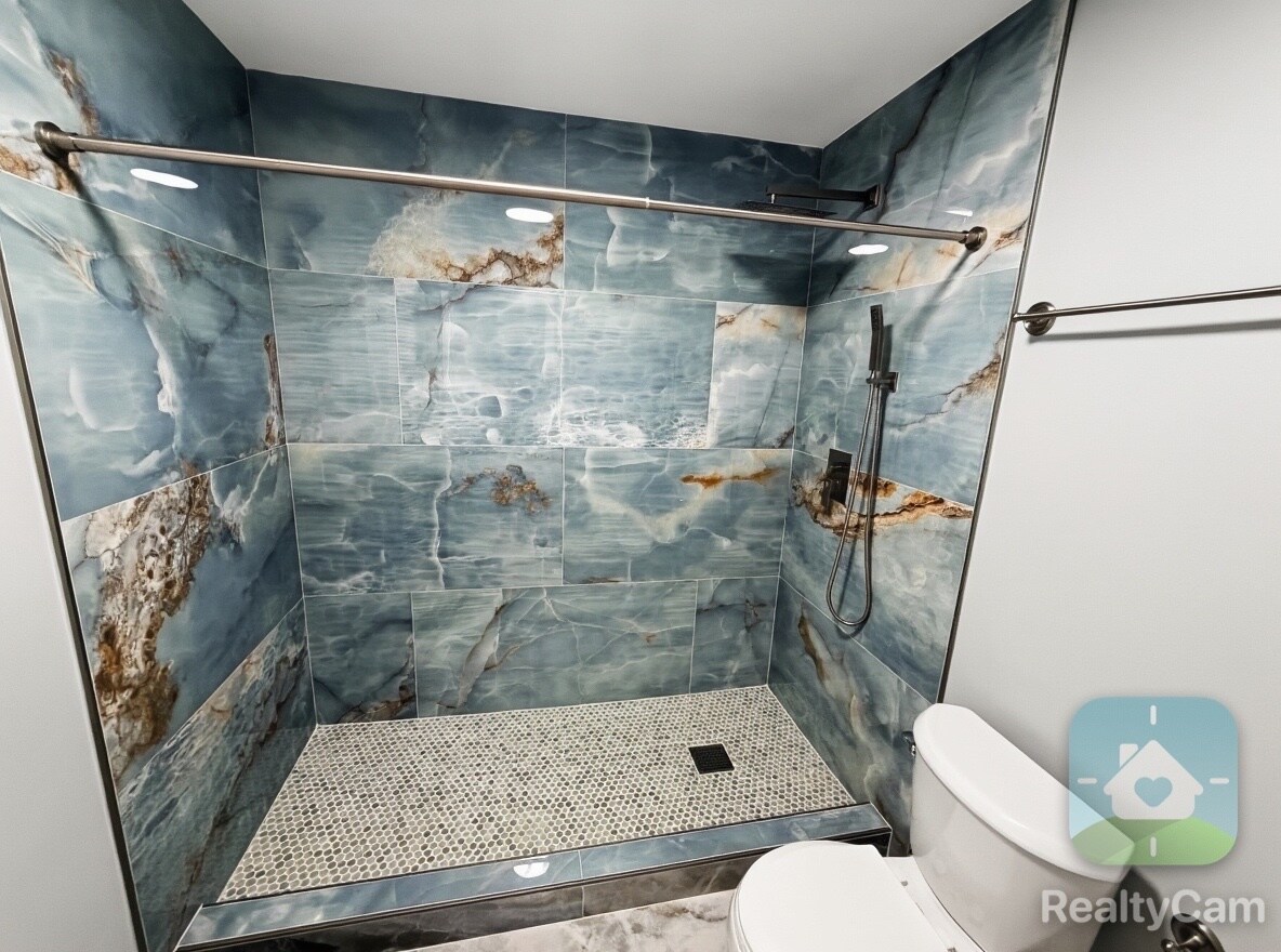 Building Photo - 1456 NE 24th Ct