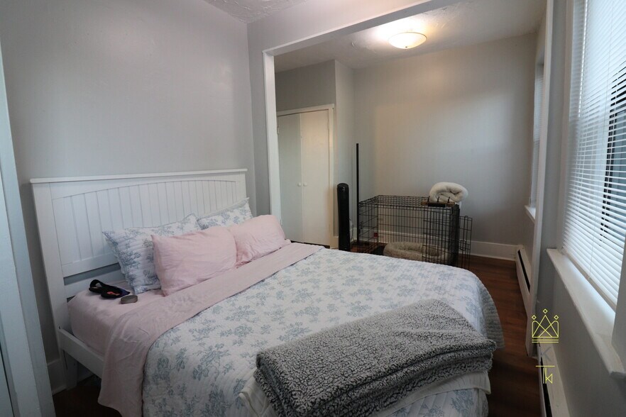 Building Photo - 39 Irving St