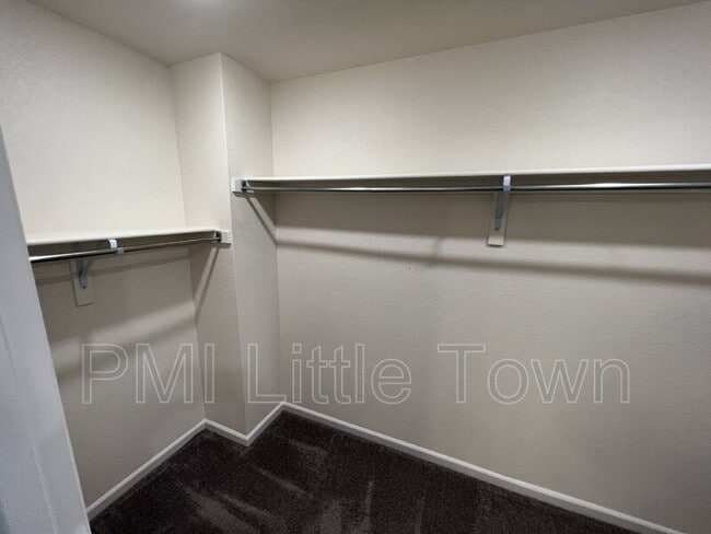 Building Photo - 23588 E Ida Dr