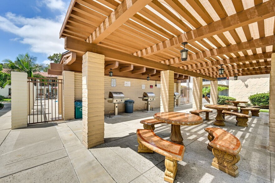 Building Photo - 6059 Rancho Mission Rd