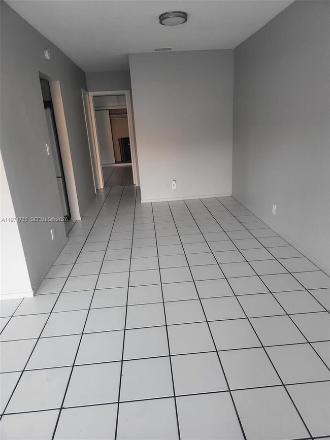 Building Photo - 1435 NW 8th Ave