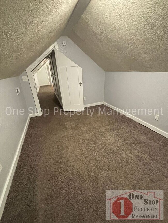 Building Photo - Beautiful 4 Bedroom 1 Bathroom Home in Kan...