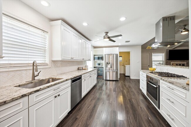 Building Photo - 7614 Braesview Ln