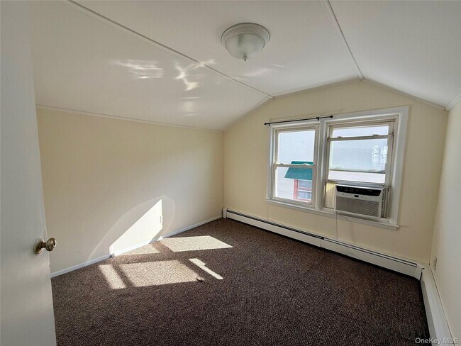 Building Photo - 518 W Olive St