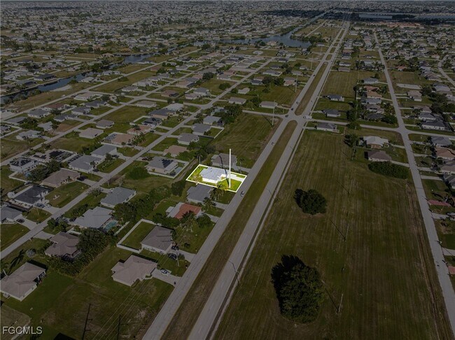 Building Photo - 2221 Tropicana Parkway W