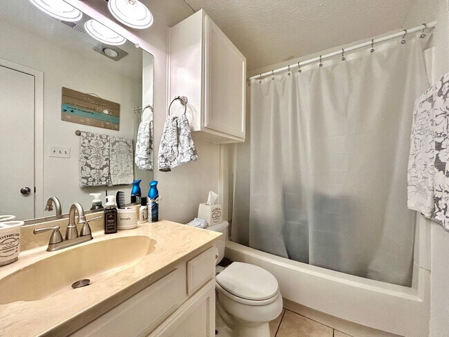 Building Photo - 6031 Old Fredericksburg Rd