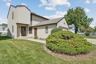 Building Photo - 322 Maple Ln