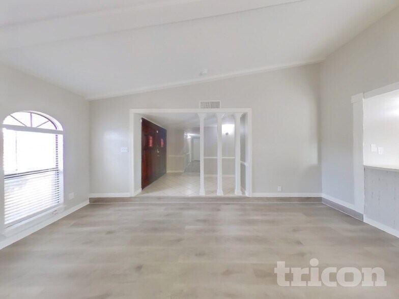 Building Photo - 414 Hemlock Dr