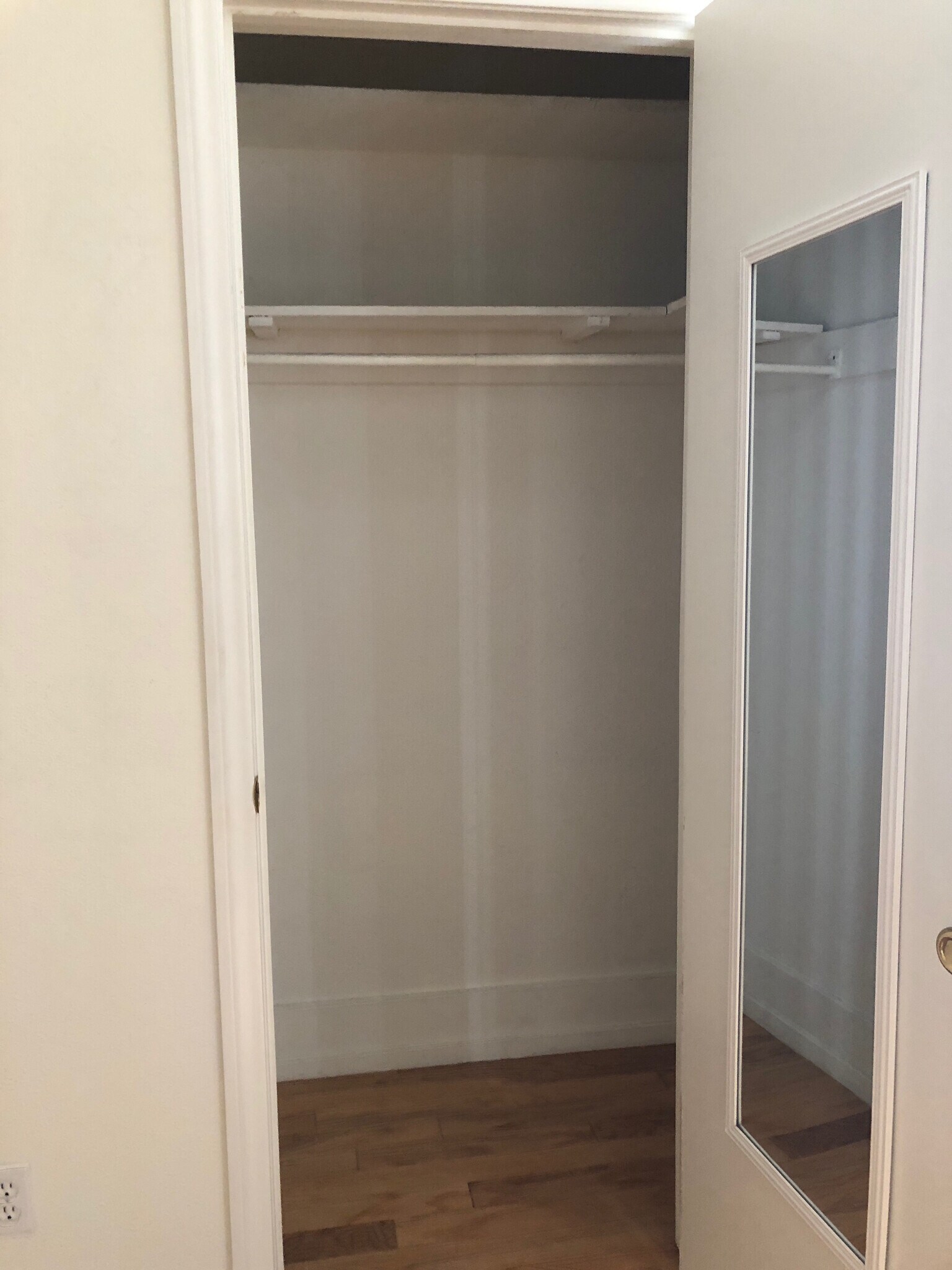 closet - 3611 1/2 W 4th St