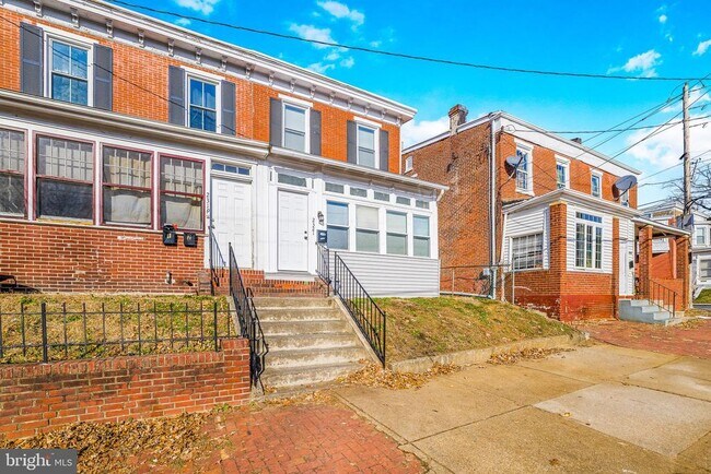 Building Photo - 2321 Tatnall St