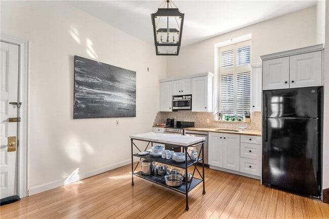Building Photo - 434 Bellevue Ave